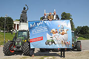Plakatvorstellung vor der Bavaria am 28.07.2008 (Foto: Ingrid Grossmann)